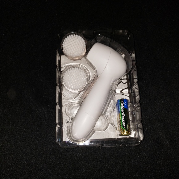 Skinvigorate Cleansing Brush White - Picture 2 of 2